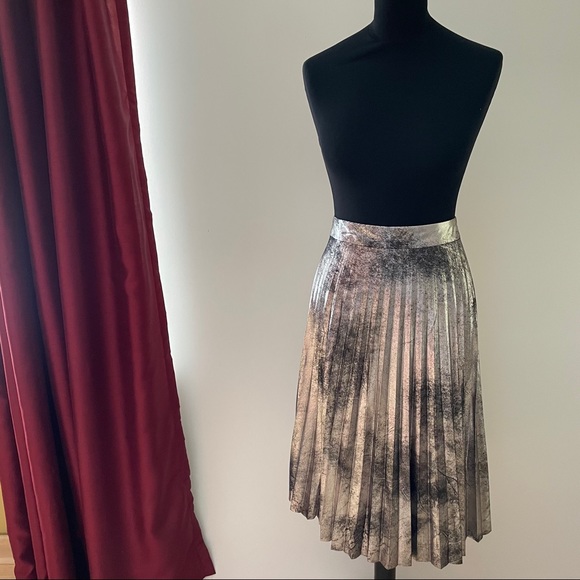 Halogen Metallic Pleated Skirt - Picture 3 of 7